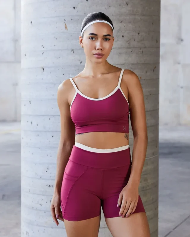 Conjunto Antonella fitness feminino vinho com top e short em Fitmax New
