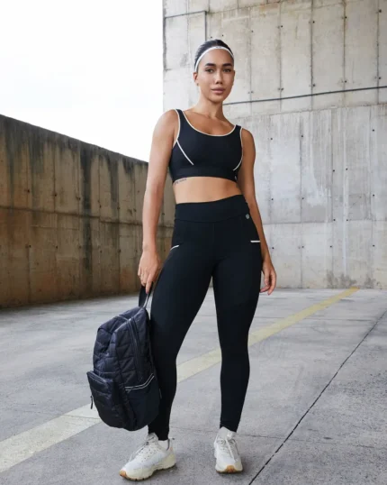 Conjunto Celeste fitness feminino preto com top e calça em Fitmax New