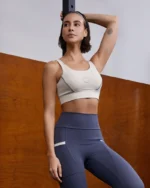 Conjunto Leona fitness feminino azul com top claro e calça em Fitmax New